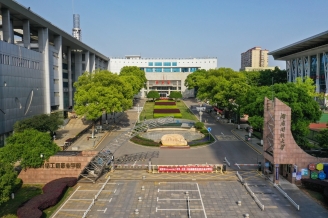 学校大门