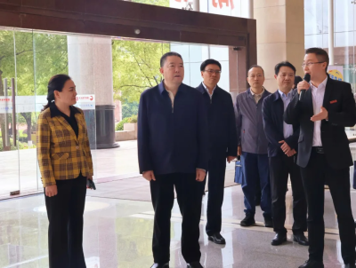 毛万春到我校调研：彰显特色优势 为学习型社会建设贡献更大力量