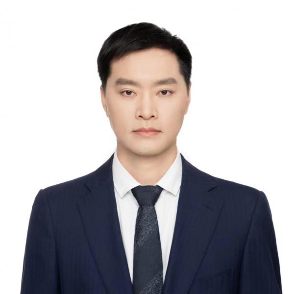 黄明.jpg