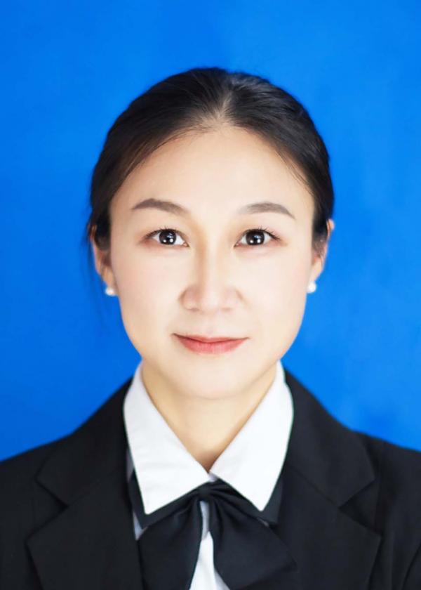 曾玲.jpg