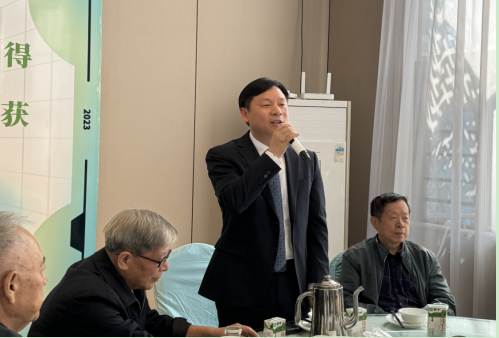 岁岁重阳喜   浓浓敬老情——离退休工作处开展欢度重阳节活动