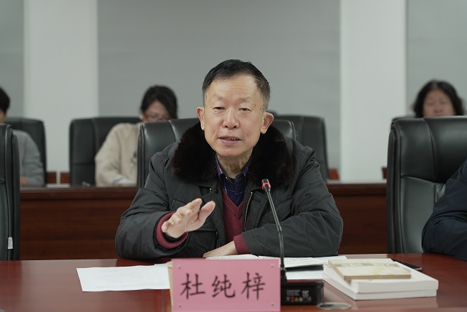 杜校长新闻照片.jpg