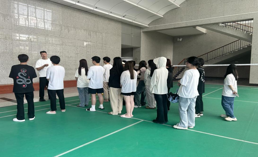 劳动育人心，榜样树师风  ——文法学院学生党支部开展劳动教育实践活动