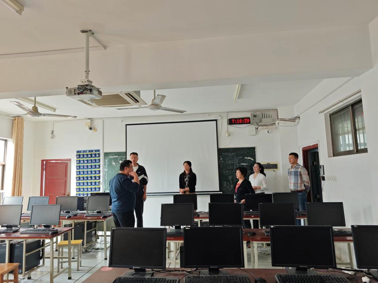 ​学院开展月度例行安全检查